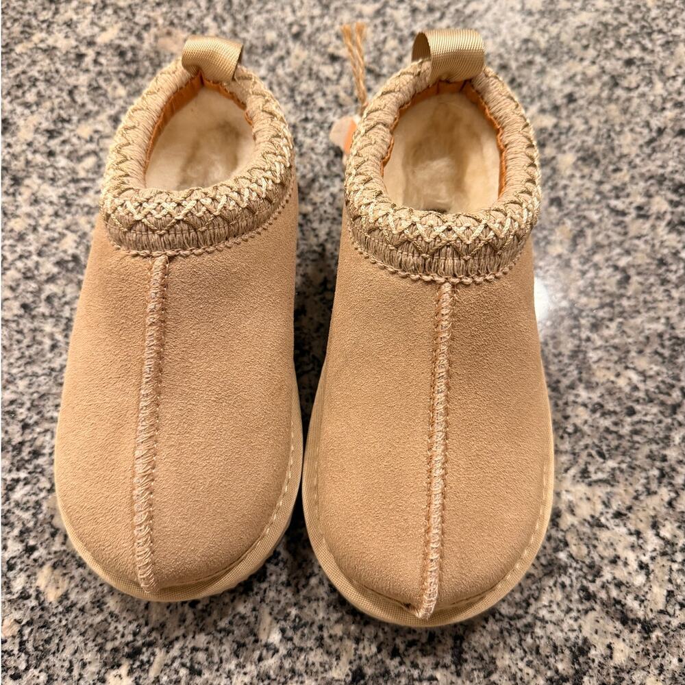 Cozy Kids Project Cloud Beige Suede Fur-Lined Slippers - Size 11